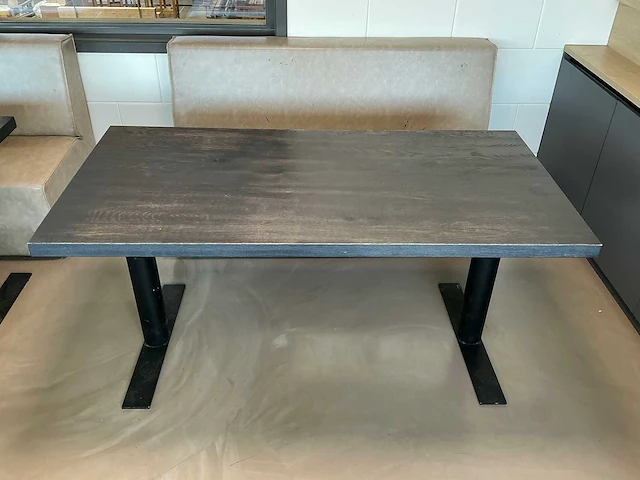 Tafel met metalen onderstel (2x) - afbeelding 2 van  4