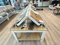 Tafel met stalen displays voor vloerbedekking (10x) - afbeelding 1 van  2