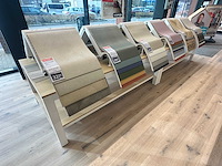 Tafel met stalen displays voor vloerbedekking (10x) - afbeelding 2 van  2