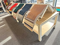 Tafel met stalen displays voor vloerbedekking (12x) - afbeelding 4 van  6