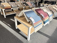 Tafel met stalen displays voor vloerbedekking (12x) - afbeelding 5 van  6