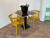 Tafel met stoelen - afbeelding 2 van  4