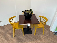 Tafel met stoelen - afbeelding 3 van  4