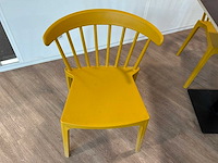 Tafel met stoelen - afbeelding 4 van  4