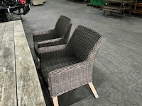 Tafel met stoelen - afbeelding 6 van  7