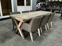 Tafel met stoelen - afbeelding 2 van  8