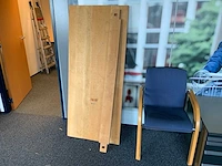 Tafel met stoelen - afbeelding 7 van  10