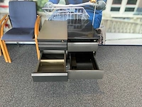 Tafel met stoelen - afbeelding 10 van  10