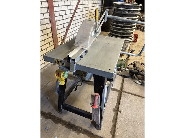 Tafelcirkelzaag gjerde, alva, bouwjaar 2000 - afbeelding 1 van  8