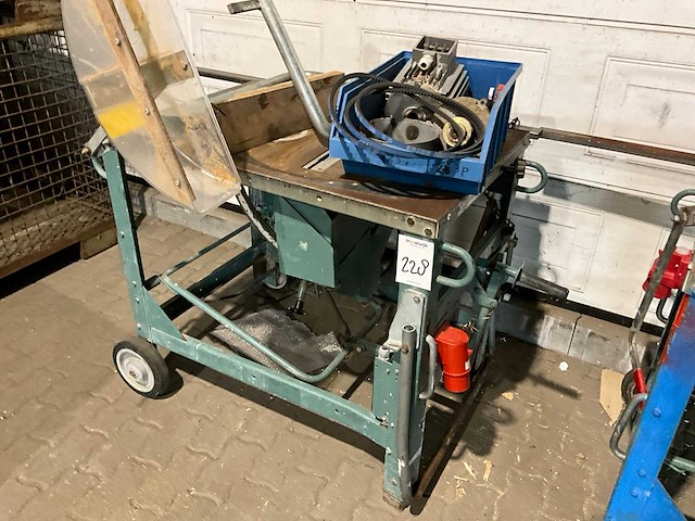 Tafelcirkelzaagmachine (2x) - afbeelding 3 van  3