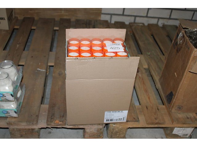 Tafelkaarsen. 100 stuks. - afbeelding 1 van  2