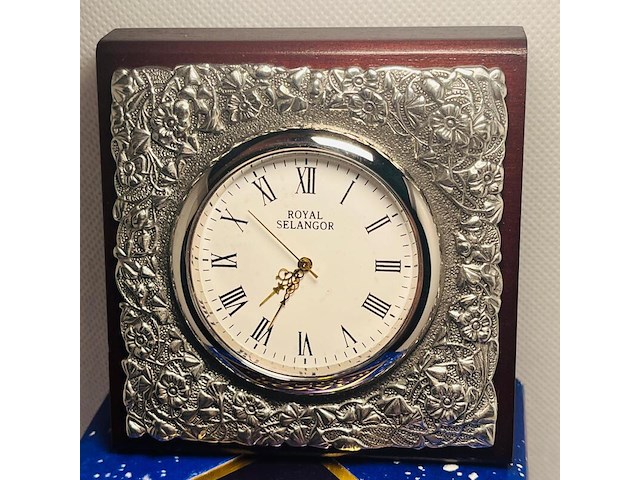 Tafelklok - zilversmid paul de lamerie (1688-1751) - afbeelding 1 van  5