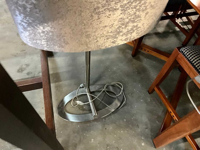 Tafellamp (2x) met vloerlamp (1x) - afbeelding 7 van  8