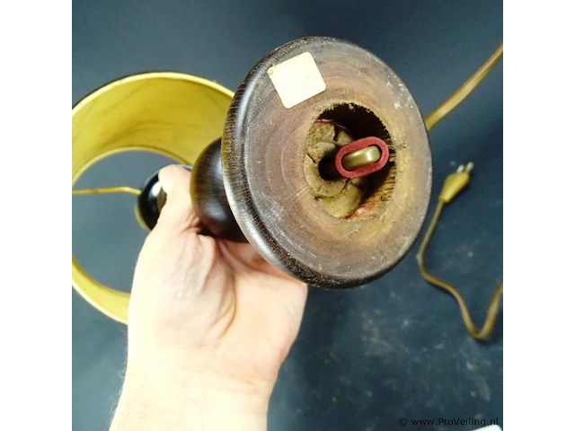 Tafellamp op houten voet - afbeelding 5 van  5