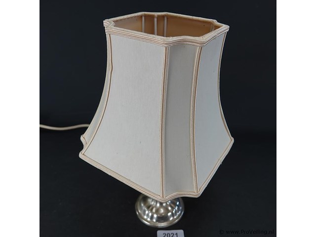 Tafellamp op verzilverde voet - afbeelding 2 van  5