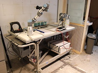 Tafelrobot universal robots ur3e serie met basic gripper unit hand-e (hnd-grp-001), regelkast en programmee... - afbeelding 5 van  12