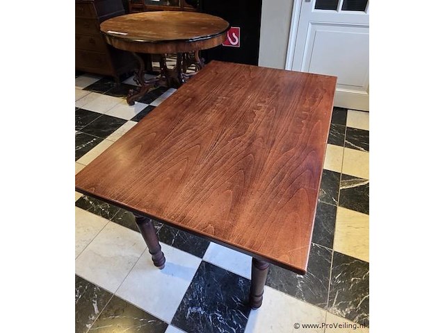 Tafels, hout - 3 stuks - afbeelding 1 van  2