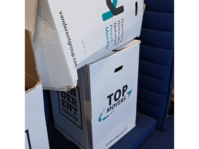 Tafels, vergaderstoelen en banken - afbeelding 2 van  11