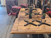 Tafels, vergaderstoelen en banken