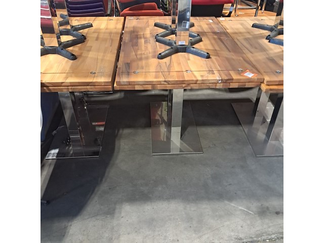 Tafels, vergaderstoelen en banken - afbeelding 6 van  11