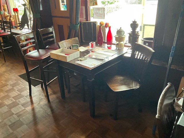 Tafel+stoelen (8x) - afbeelding 4 van  12