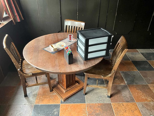 Tafel+stoelen (8x) - afbeelding 9 van  12