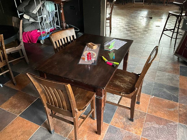 Tafel+stoelen (8x) - afbeelding 11 van  12