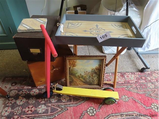 Tafeltje, step, kistje enz…. - afbeelding 1 van  3