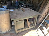 Tafelzaag met houten onderstel - afbeelding 2 van  2
