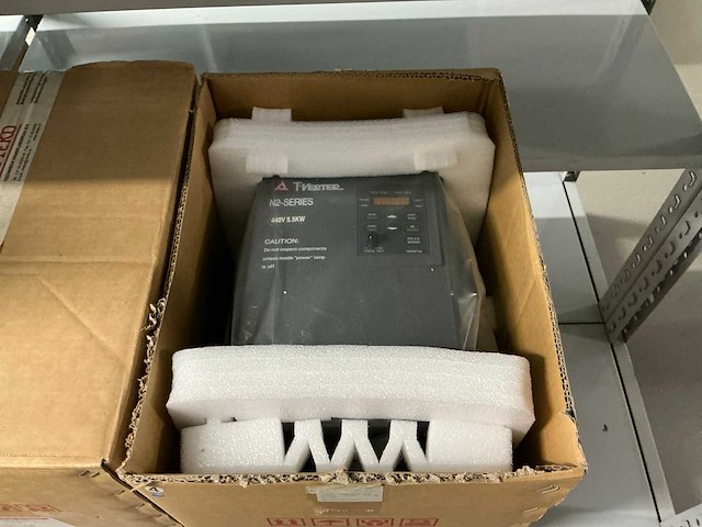 Taian frequentie regelaar 3 fase 3x400v 5.5kw n2-408 (4x) - afbeelding 1 van  4