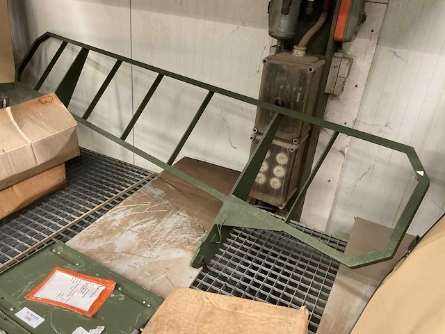 Tail end - afbeelding 2 van  3