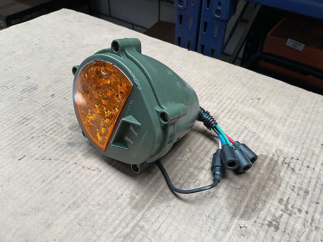 Tail light - afbeelding 1 van  4