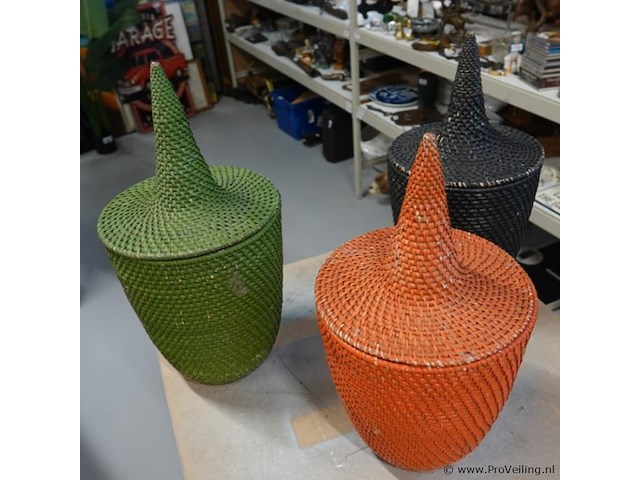 Tajine-vorm handgemaakte senegalese rieten opbergmanden - afbeelding 2 van  5