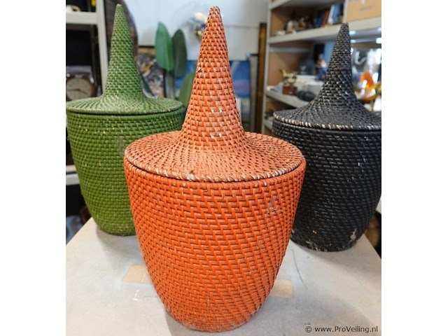 Tajine-vorm handgemaakte senegalese rieten opbergmanden - afbeelding 3 van  5