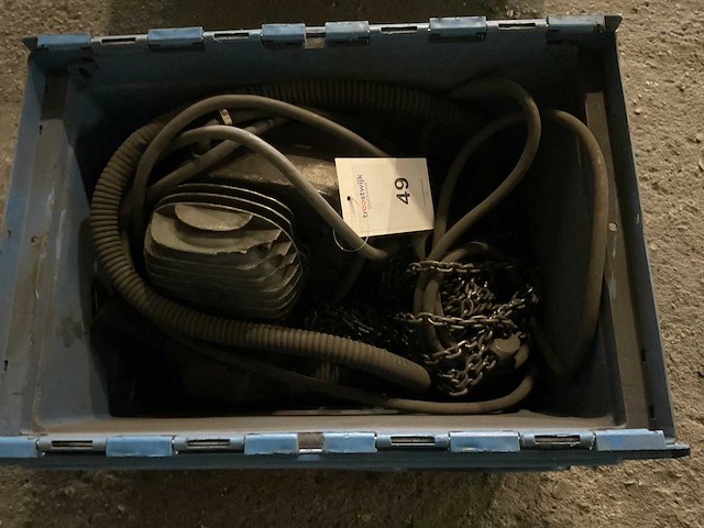 Takel in krat - afbeelding 1 van  4