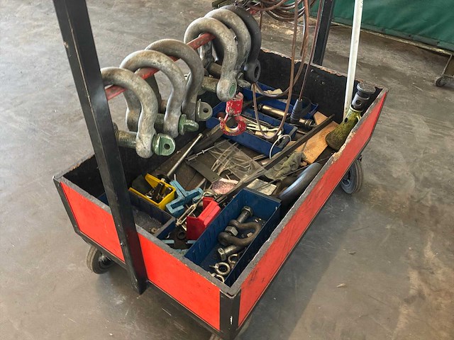 Takelwagen met inhoud - afbeelding 3 van  6