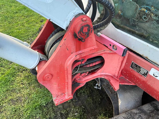 Takeuchi - tb 125 - minigraafmachine - afbeelding 8 van  17