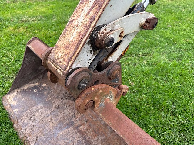 Takeuchi - tb 125 - minigraafmachine - afbeelding 12 van  17