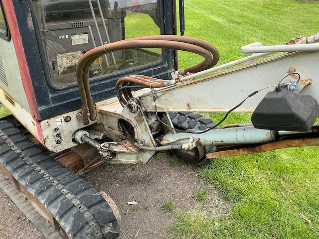 Takeuchi - tb015 - minigraafmachine - afbeelding 11 van  42