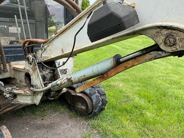 Takeuchi - tb015 - minigraafmachine - afbeelding 13 van  42