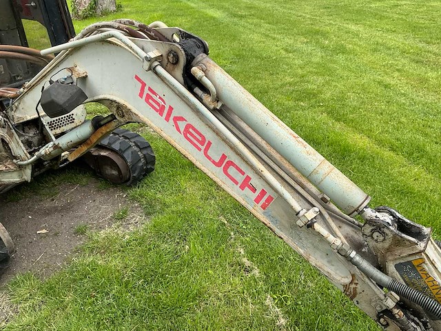 Takeuchi - tb015 - minigraafmachine - afbeelding 10 van  42