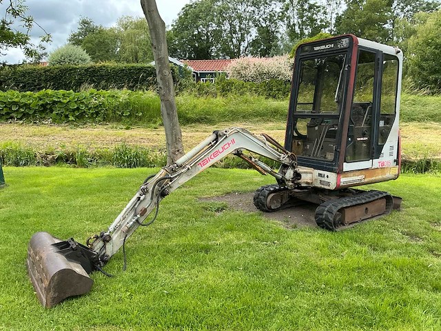 Takeuchi - tb015 - minigraafmachine - afbeelding 1 van  42