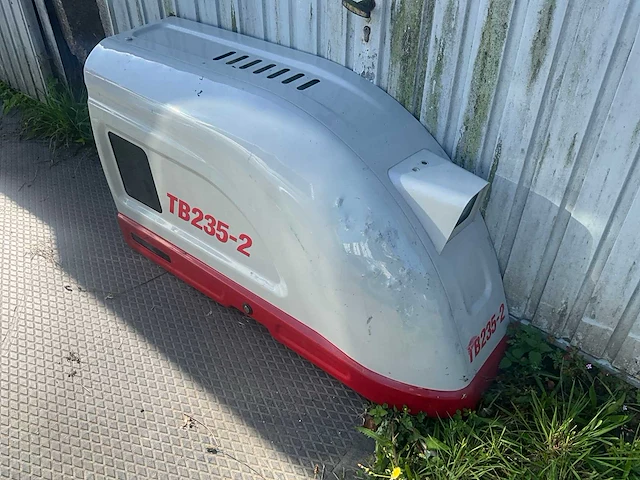 Takeuchi - tb235-2 motorkap / zijpaneel - minigraafmachine - afbeelding 3 van  5