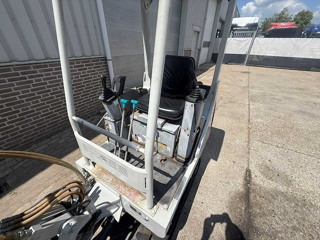Takeuchi tb015 minigraafmachine - afbeelding 19 van  25