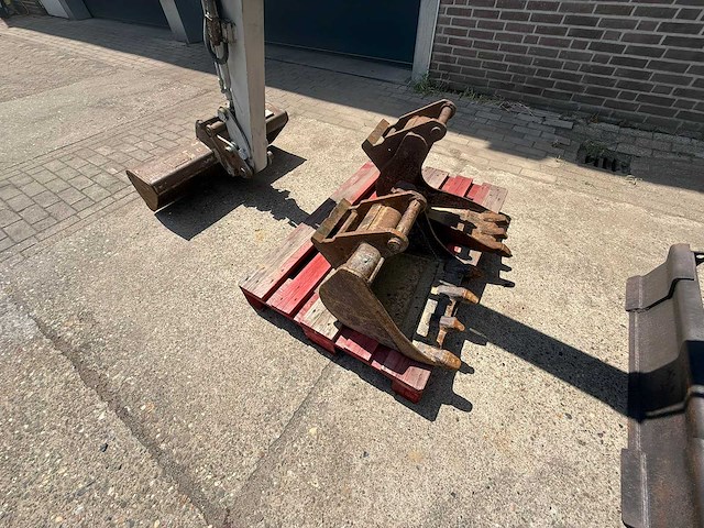 Takeuchi tb015 minigraafmachine - afbeelding 22 van  25