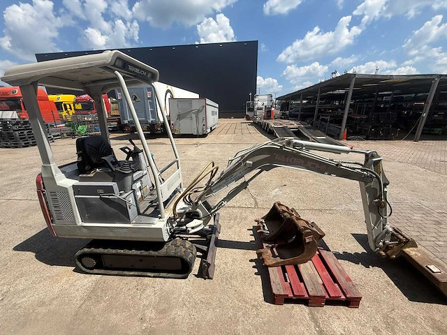 Takeuchi tb015 minigraafmachine - afbeelding 9 van  12