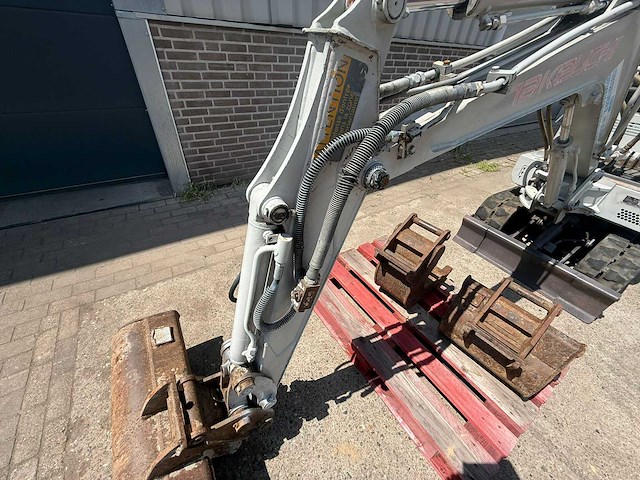 Takeuchi tb015 minigraafmachine - afbeelding 12 van  12