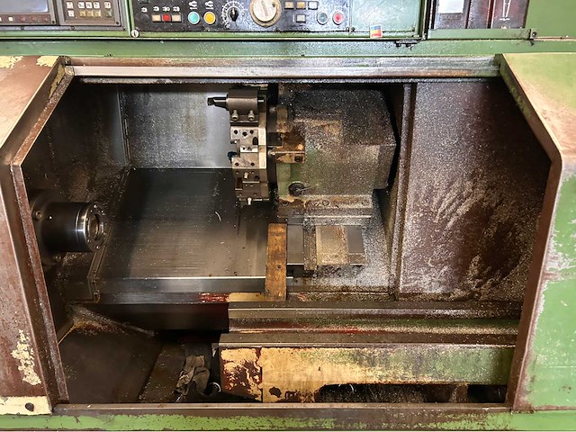 Takisawa tc-3 cnc-draaibank - afbeelding 14 van  15