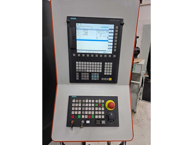 Takumi - 2016 - vc 1052 - cnc verticaal bewerkingscentrum - afbeelding 10 van  13
