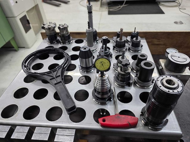 Takumi - vc 1052 - cnc vertical machining centre - 2016 - afbeelding 21 van  21